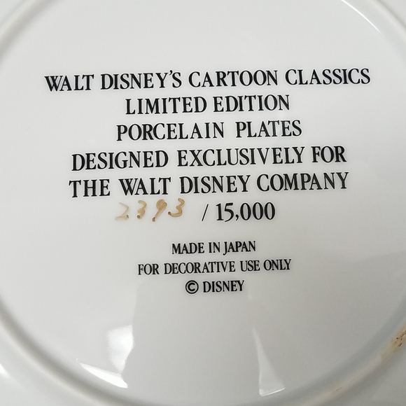 Vintage mickey mouse Collectors plate - Picture 3 of 4